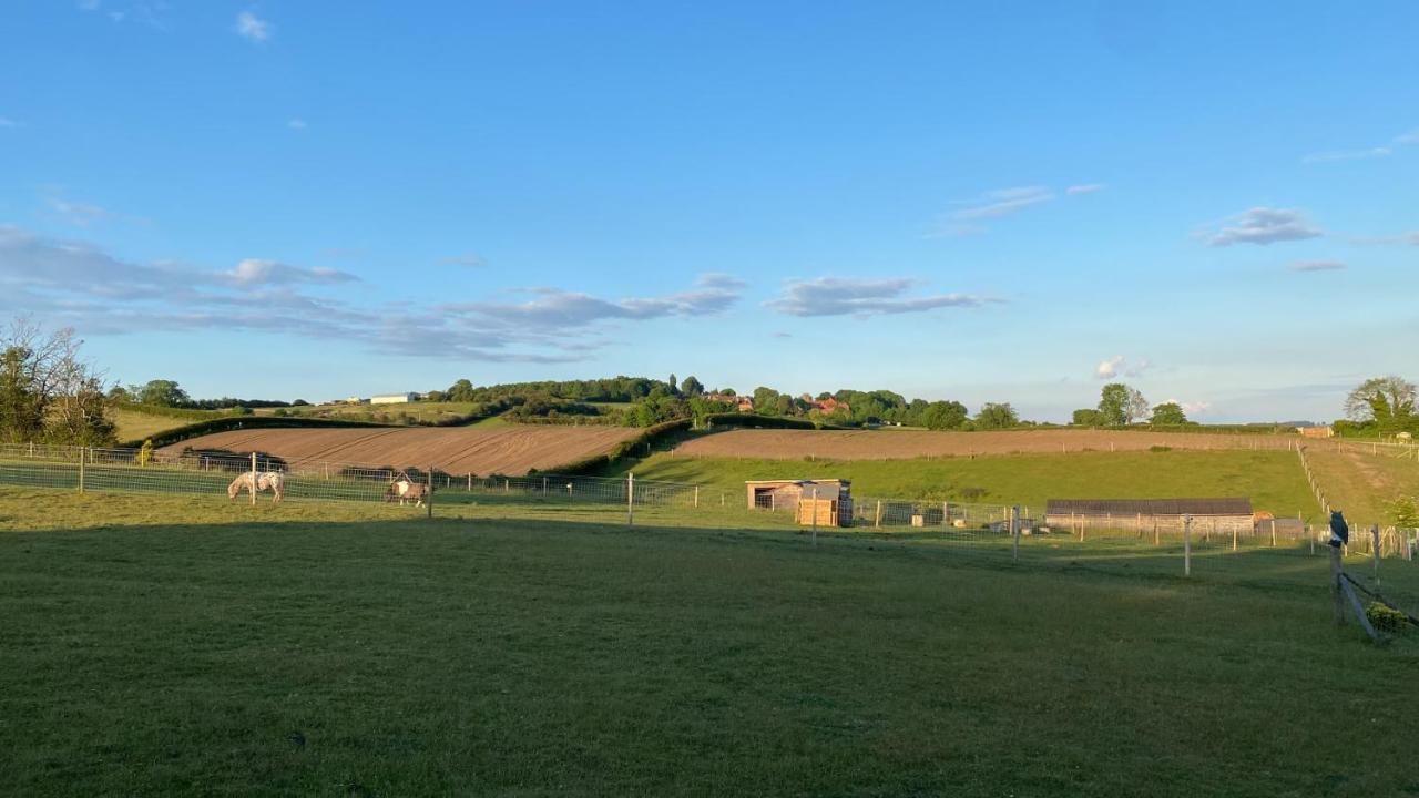 King Richard'S Luxury Lodge - Sleeps Up To 8 ,Dog Friendly ,Near Sherwood Forest At Fairview Farm In Nottingham Set In 88 Acres And Great For Groups,Family Gatherings,Corporate Events Bagian luar foto