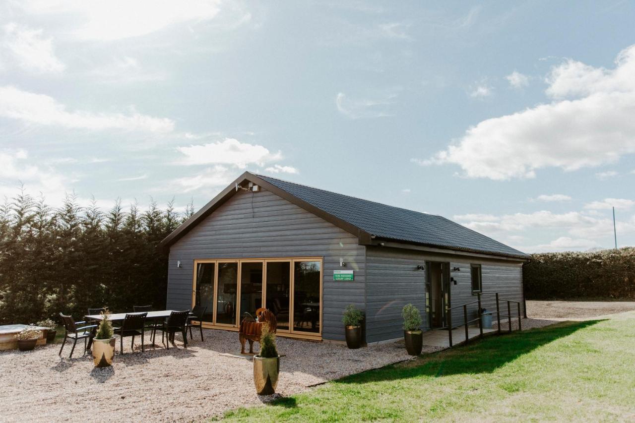 King Richard'S Luxury Lodge - Sleeps Up To 8 ,Dog Friendly ,Near Sherwood Forest At Fairview Farm In Nottingham Set In 88 Acres And Great For Groups,Family Gatherings,Corporate Events Bagian luar foto