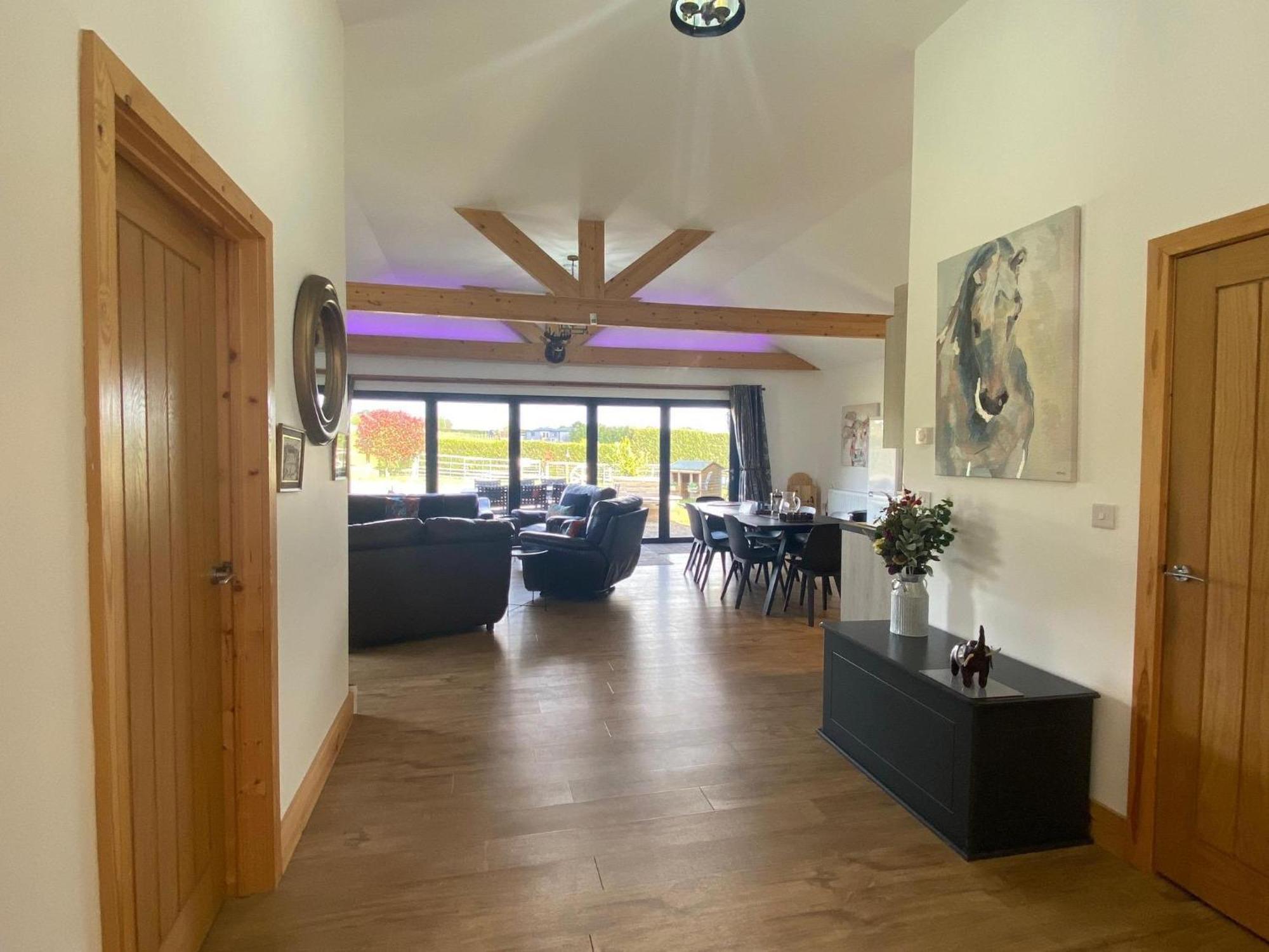 King Richard'S Luxury Lodge - Sleeps Up To 8 ,Dog Friendly ,Near Sherwood Forest At Fairview Farm In Nottingham Set In 88 Acres And Great For Groups,Family Gatherings,Corporate Events Bagian luar foto