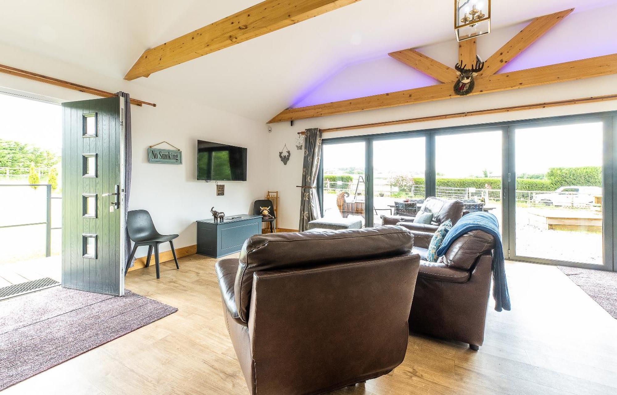 King Richard'S Luxury Lodge - Sleeps Up To 8 ,Dog Friendly ,Near Sherwood Forest At Fairview Farm In Nottingham Set In 88 Acres And Great For Groups,Family Gatherings,Corporate Events Bagian luar foto