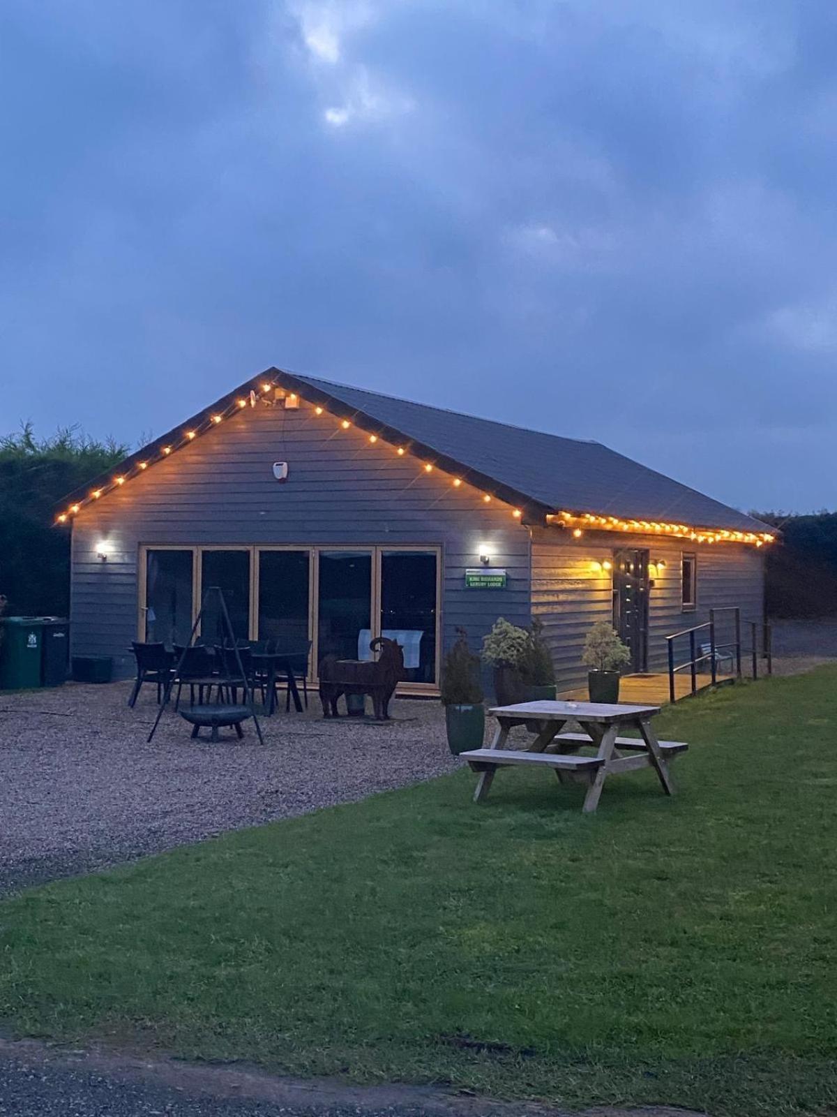 King Richard'S Luxury Lodge - Sleeps Up To 8 ,Dog Friendly ,Near Sherwood Forest At Fairview Farm In Nottingham Set In 88 Acres And Great For Groups,Family Gatherings,Corporate Events Bagian luar foto